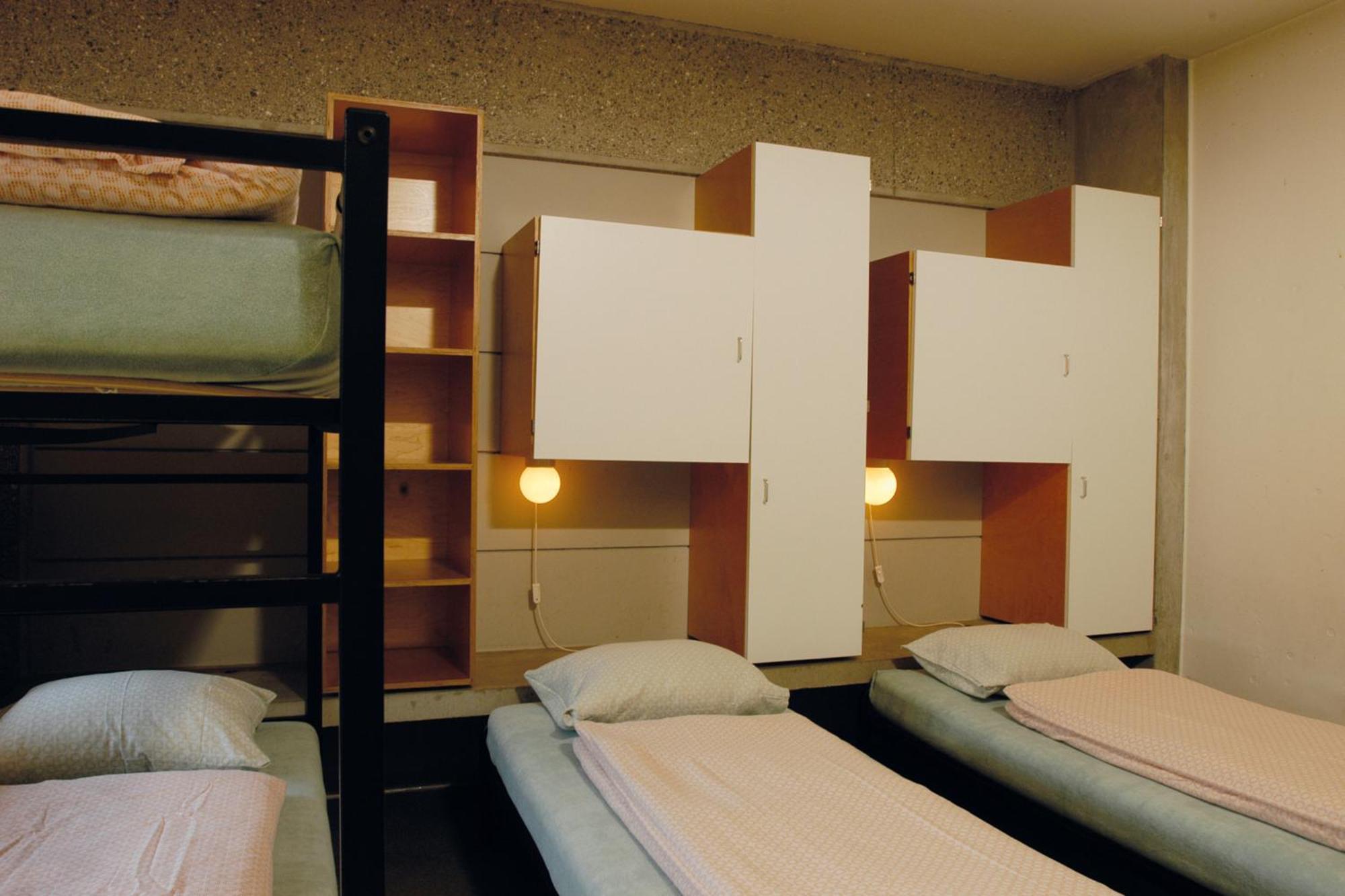 Mixed Dormitory Room,707504515:JPEG
