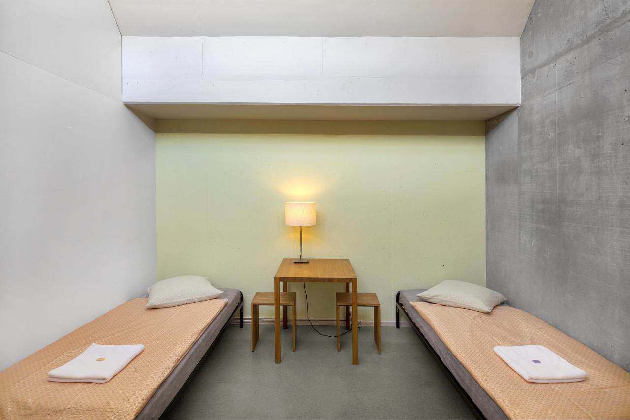 Single Room,761962462:JPEG